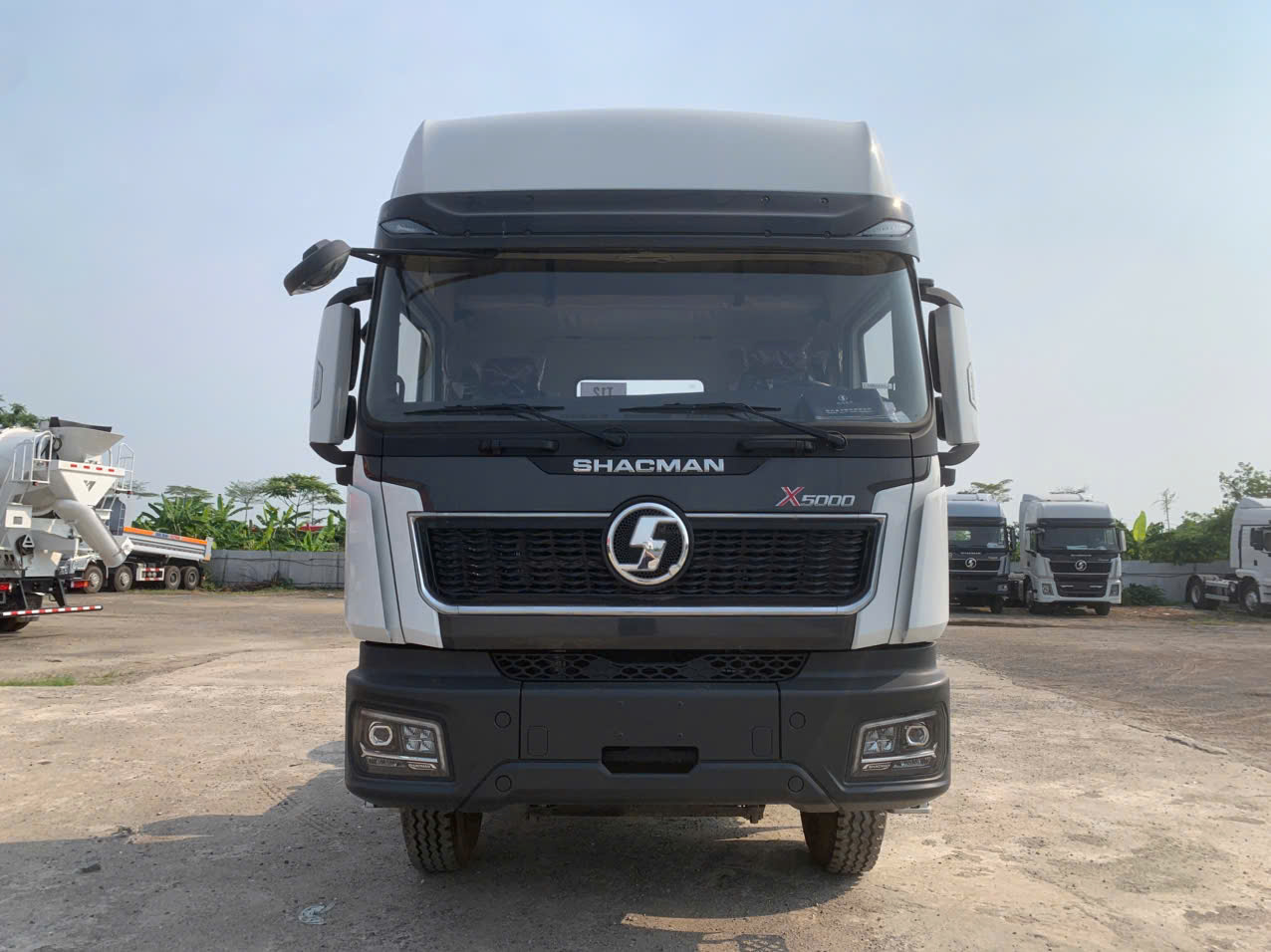 shacman X5000 tractor truck/shacman prime mover Featured Image