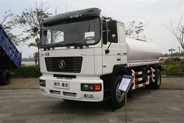 4x2 oil tank truck