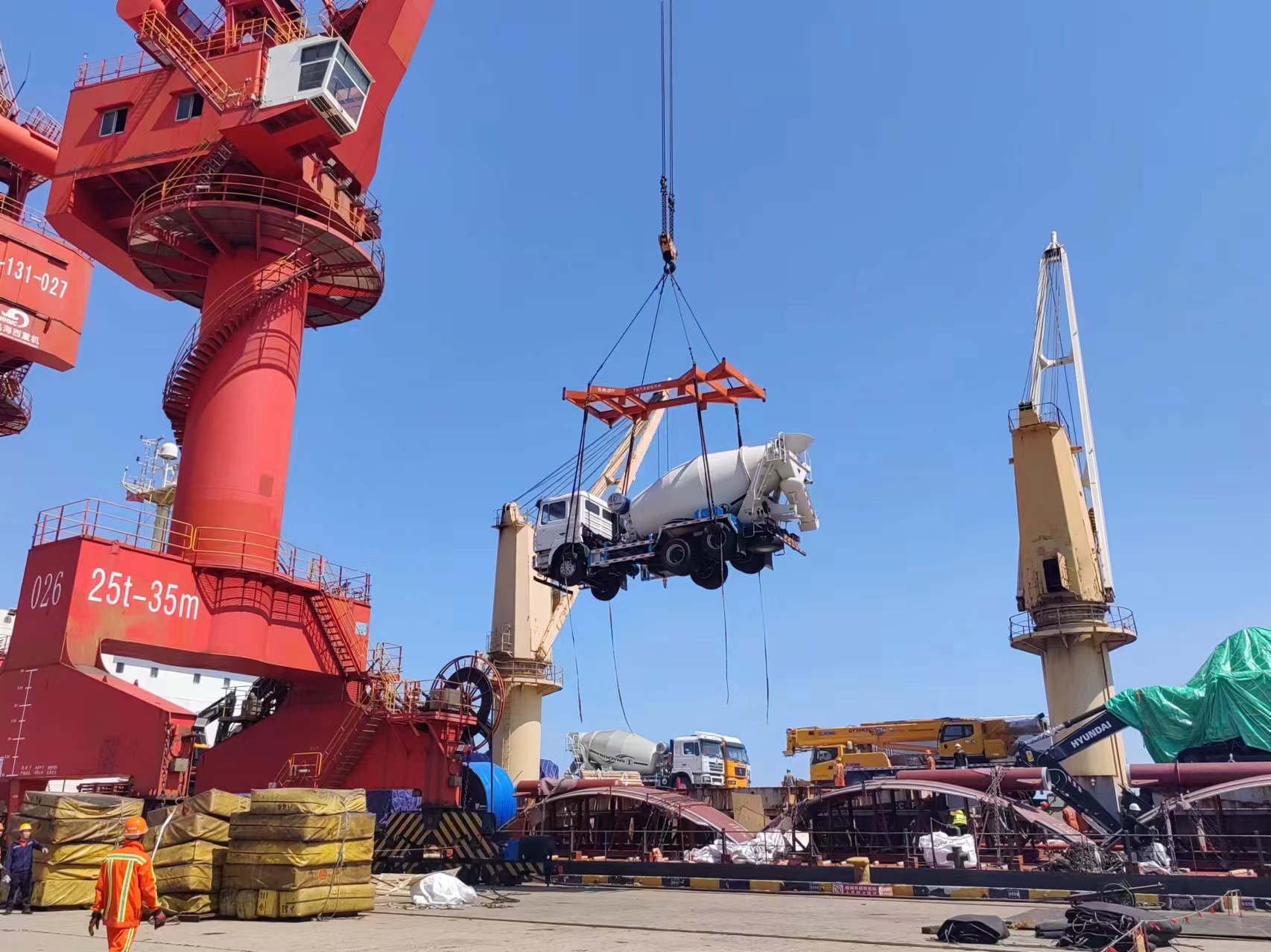 SHACMAN F2000 Mixer Trucks (9m³) Shipped to Algeria